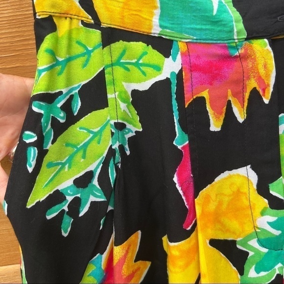 Vintage Pleated High Rise Colourful Lightweight Wide Leg Trouser Shorts - Picture 4 of 10